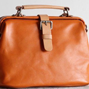 Light vintage original doctor bag